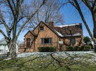 1835 W 3rd St, Dubuque, IA 52001