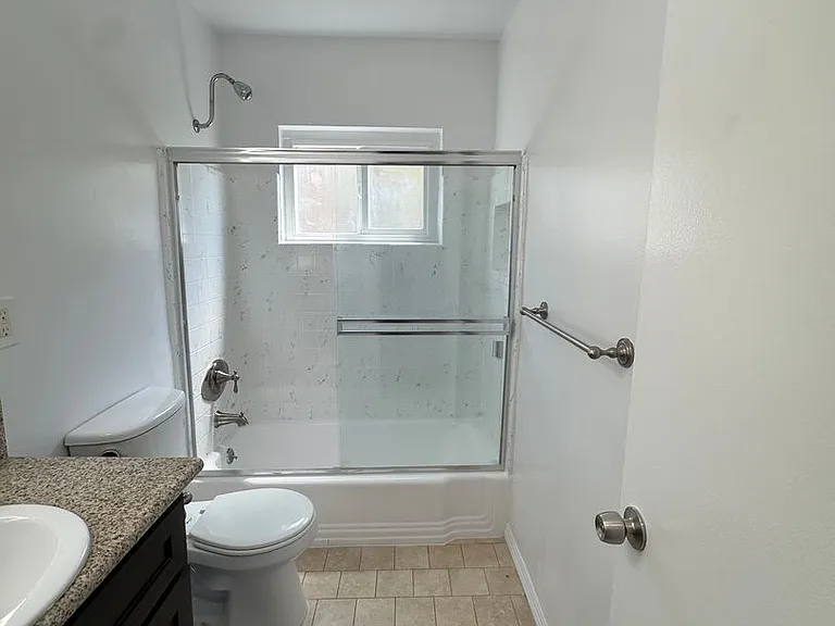 11865 Rochester Ave — Photo 15