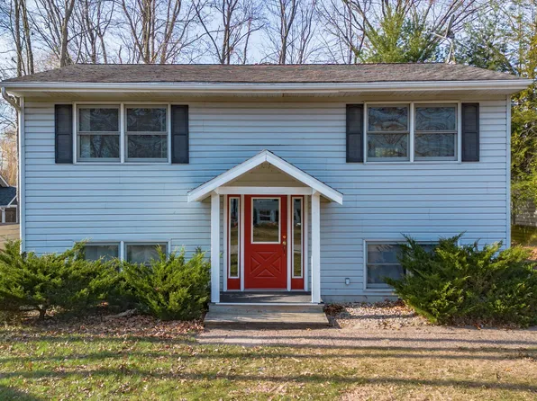 627 Oakland Dr, Michigan City, IN 46360