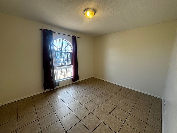 4th image of 3601 Yucca Dr NW APT D
