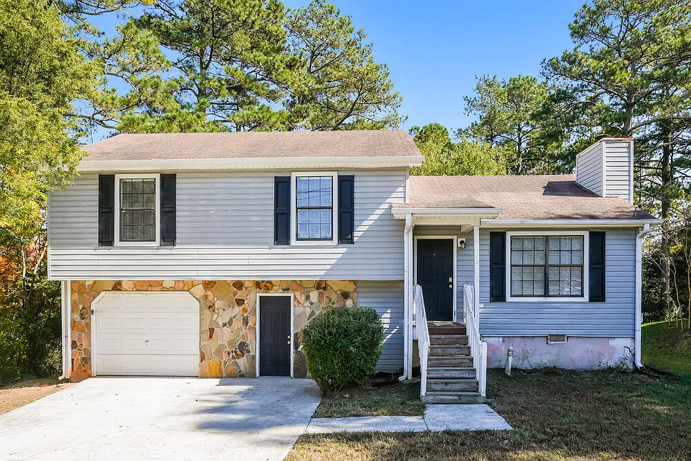 3 bed, 2.0 bath, 1550 sqft, $2,380 — Photo 1