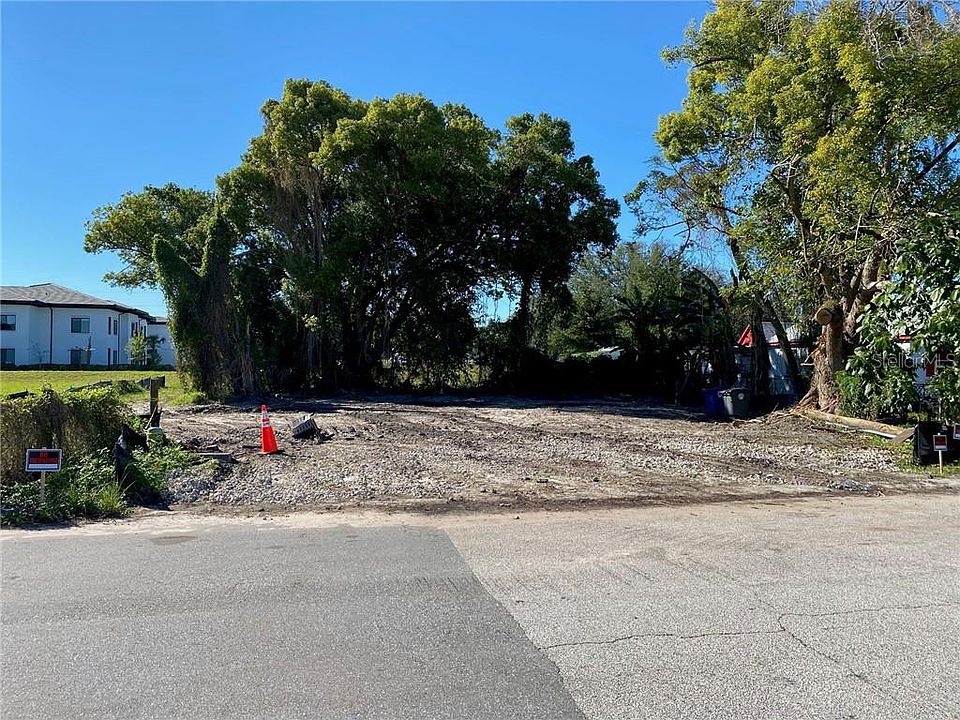 2nd image of 1251 Lewis Dr