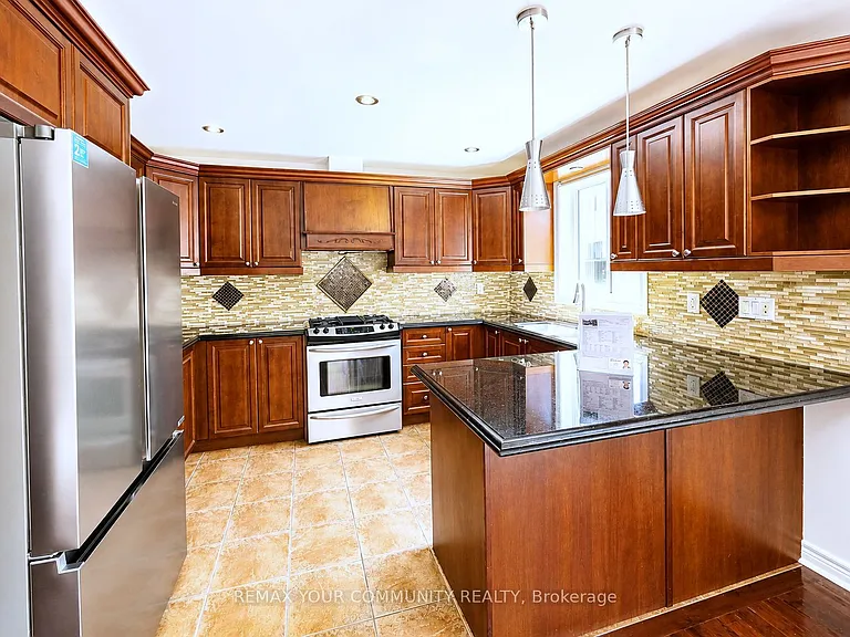 69 Gail Parks Cres — Photo 5