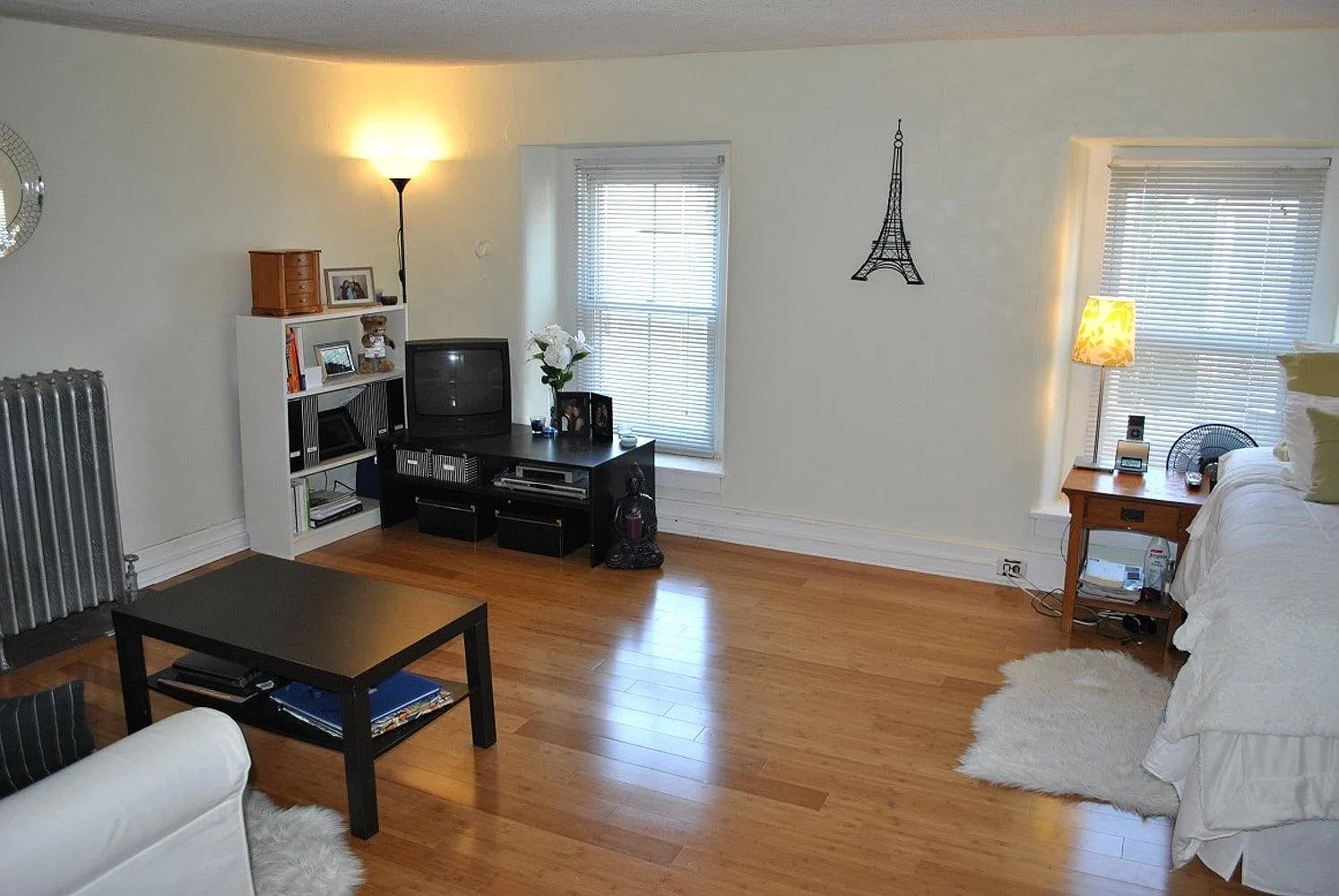 1 bed, 700 sqft, $1,100 — Photo 1