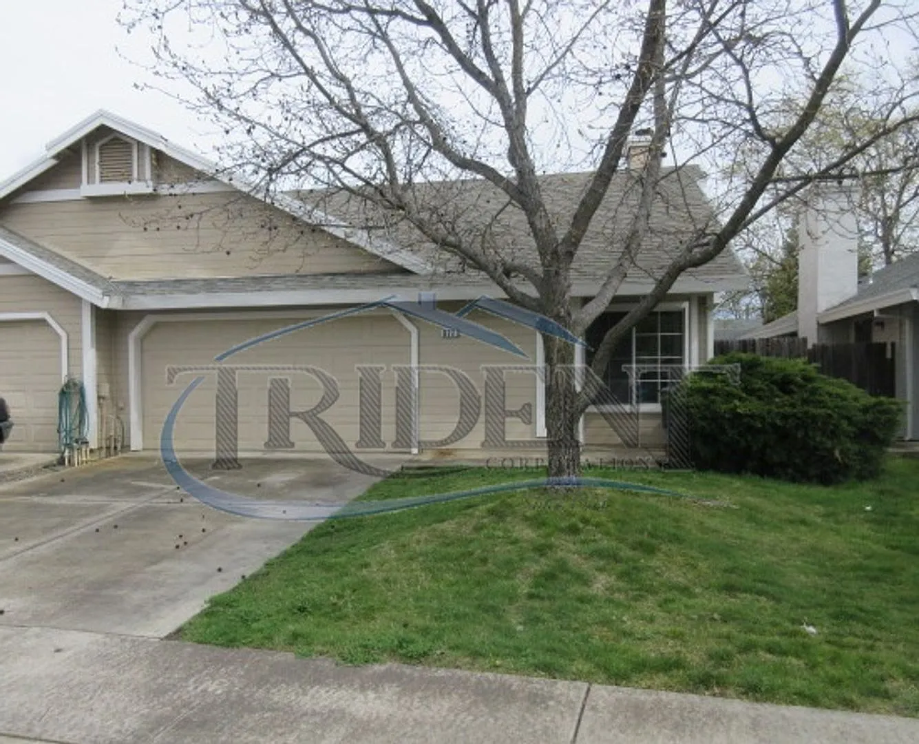 (1590y3) Crisp Drive Duplex — Photo 1