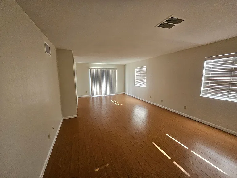 3151 Sycamore Ave — Photo 5