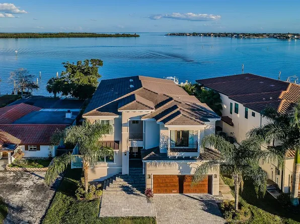 6411 BAYOU GRANDE BOULEVARD NE, ST PETERSBURG, FL 33702