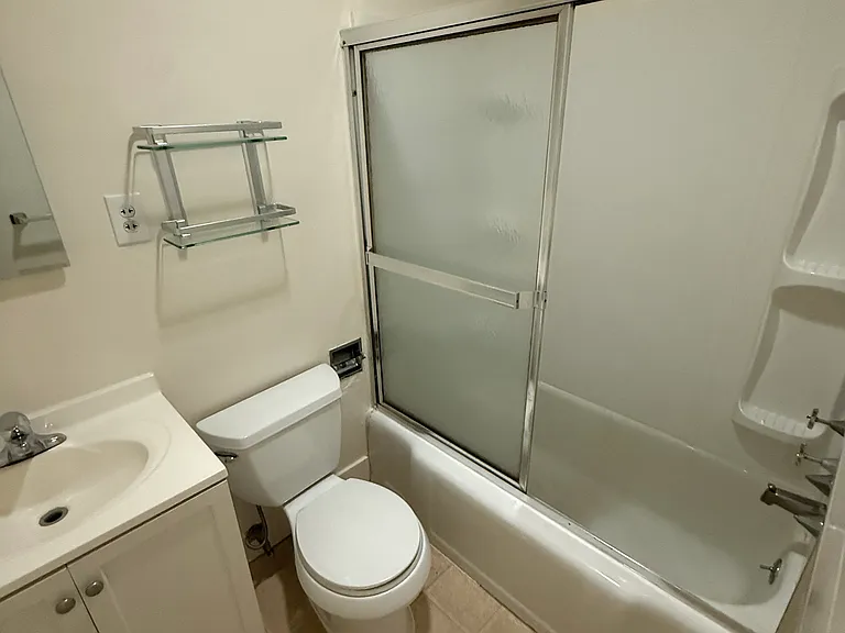 2110 Kittredge St #109 — Photo 6