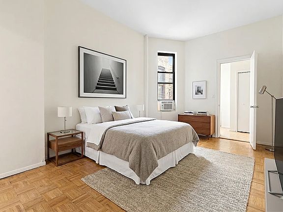 3rd image of 325 E 89th St APT 4E