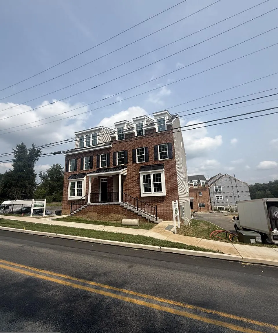 3 bed, 1700 sqft, $2,950 — Photo 4