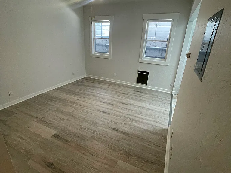260 N 3rd St #L — Photo 7