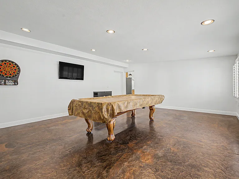 918 E Kristal Way — Photo 26