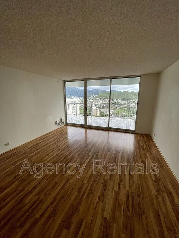 1 bed, 1.0 bath, 766 sqft, $2,400 — Photo 2