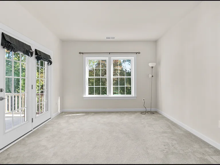 208 Bottsford Ave — Photo 18