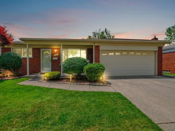 27045 Fairfield Dr, Warren, MI 48088