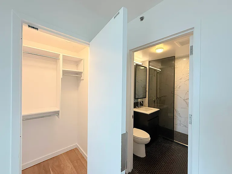 491 Keap St #12E — Photo 12