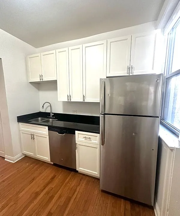 1145 W Lunt Ave #1161-2