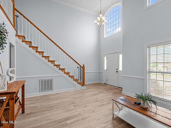4th image of 2713 Westminster Drive