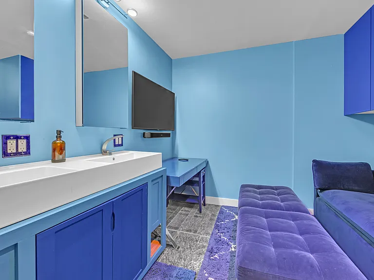 20 Pine St #1911 — Photo 8