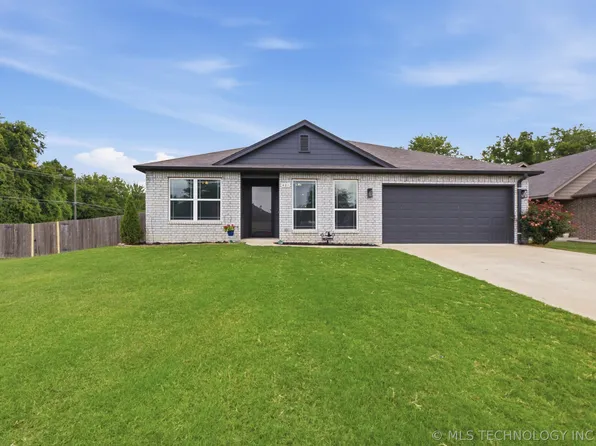 401 E Birch St, Coweta, OK 74429