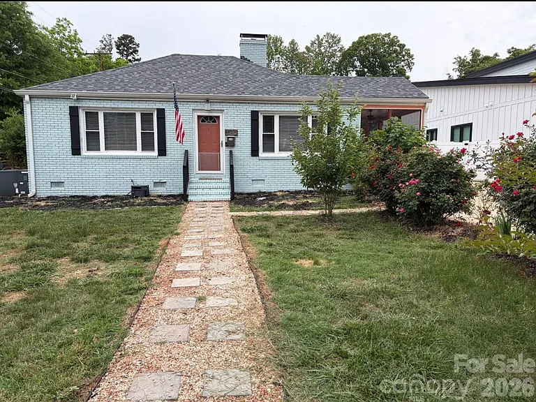 1240 Skyview Rd — Photo 1