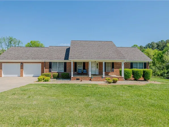 3917 Longmeadow Dr, Mebane, NC 27302