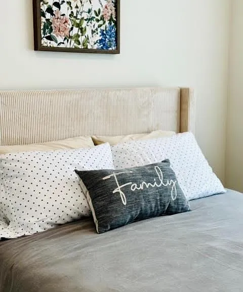 queen bedroom