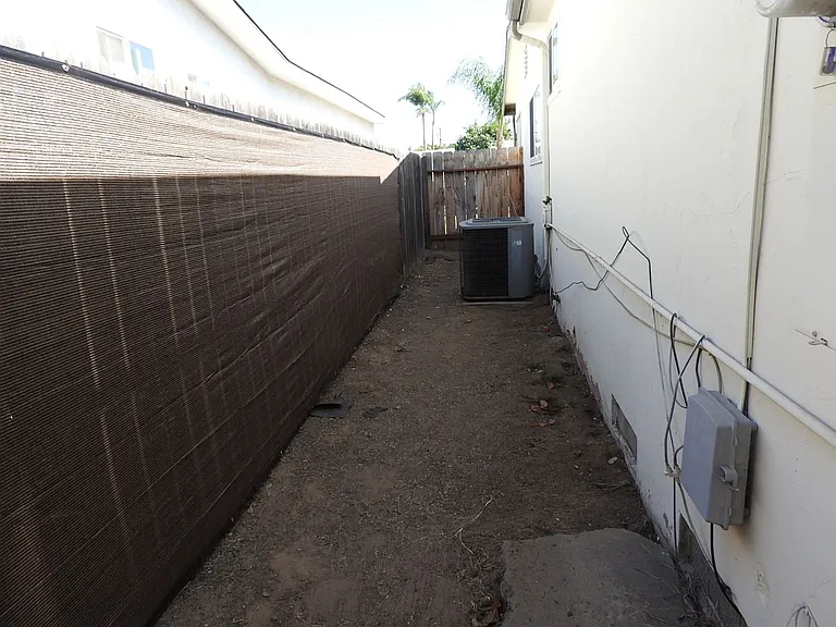 420 Cedar St — Photo 13