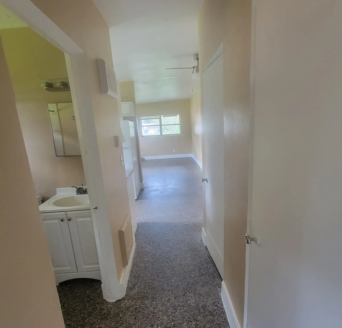 2 bed, 900 sqft, $1,350 — Photo 4