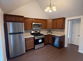 136 5th Ave FLOOR 2, Bay Shore, NY 11706
