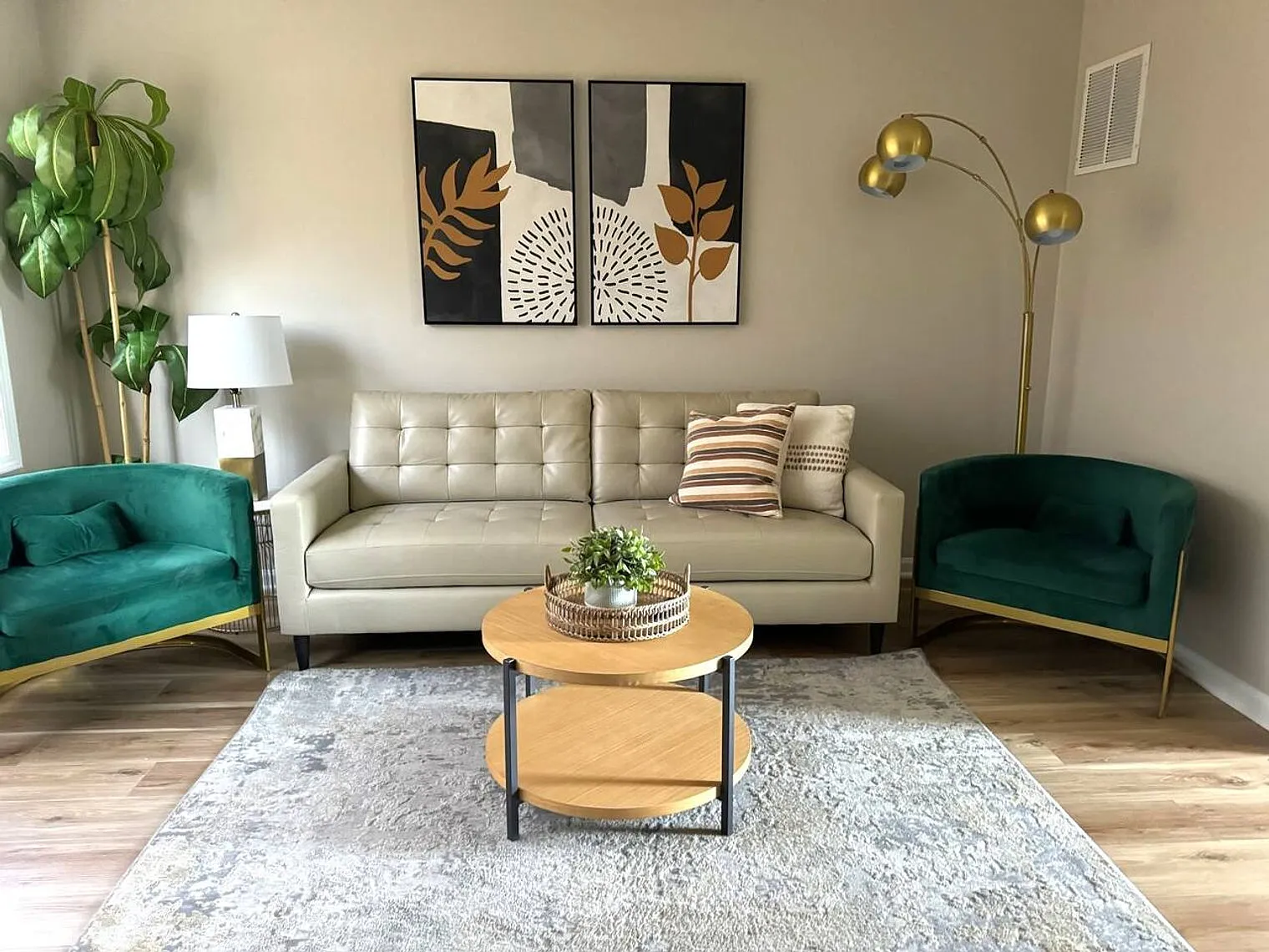 2 bed, 1.0 bath, 1894 sqft, $3,662 — Photo 3