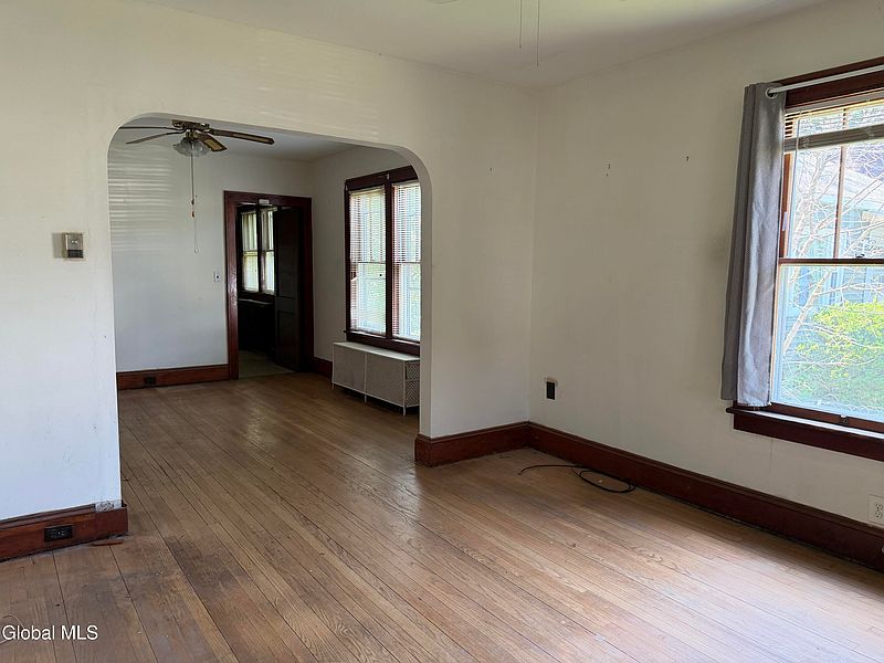4th image of 48 Brookview Avenue