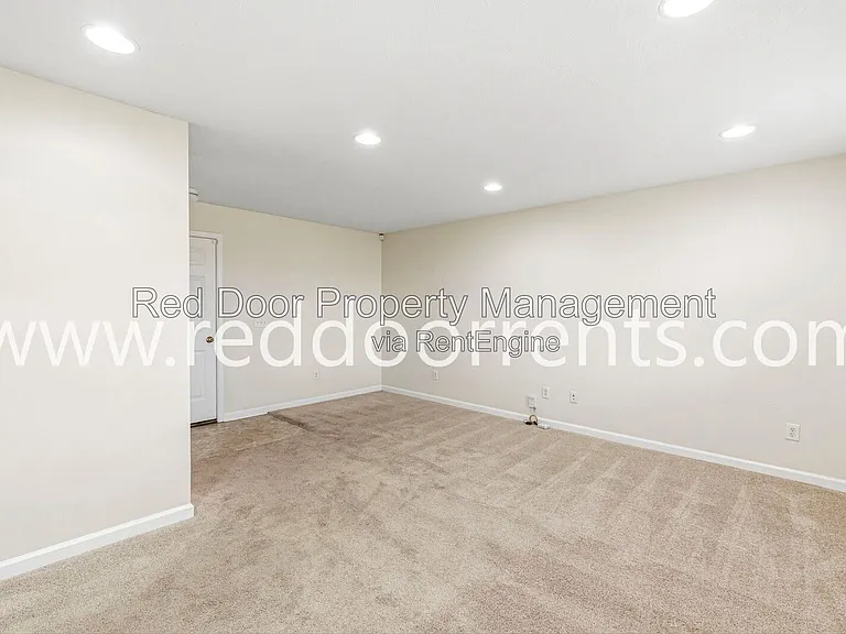 13340 Golden Gate Dr E — Photo 25