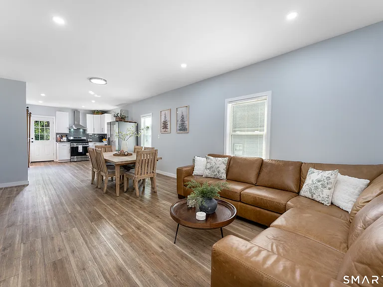 36 Ellis St — Photo 16