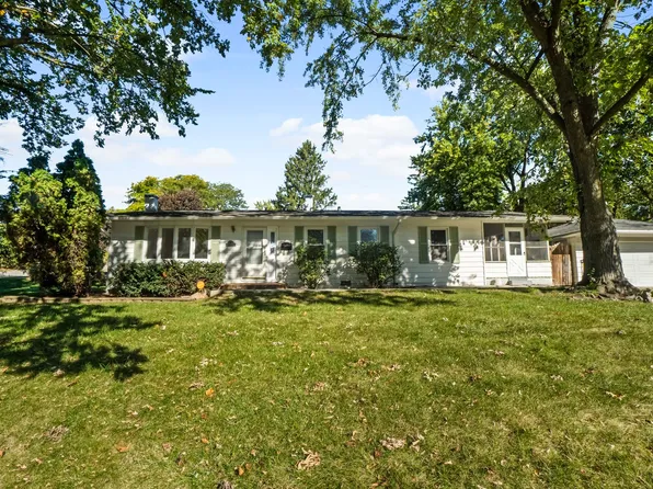 7671 Walnut Ave, Woodridge, IL 60517