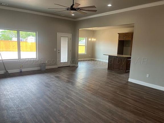 3rd image of 708 Columbia Dr
