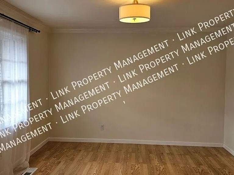 9328 Berkshire Cir — Photo 12