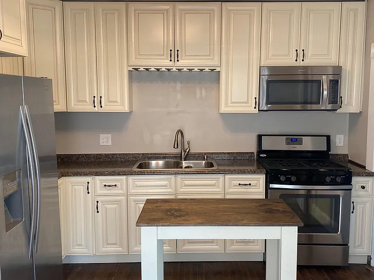 1517 2nd St NE #1 — Photo 3