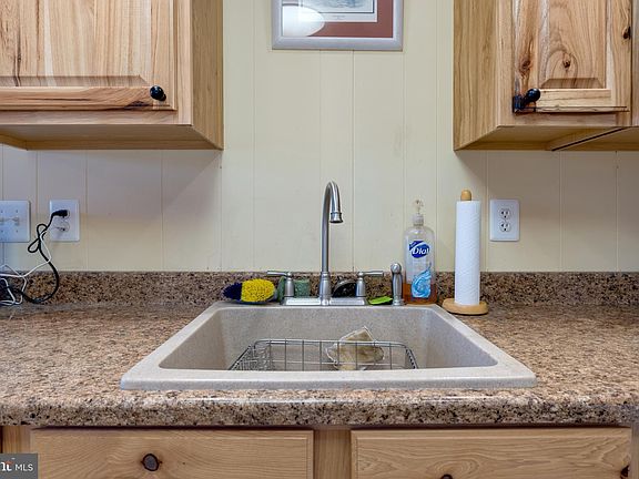 5th image of 9688 Porkchop Hill Ln