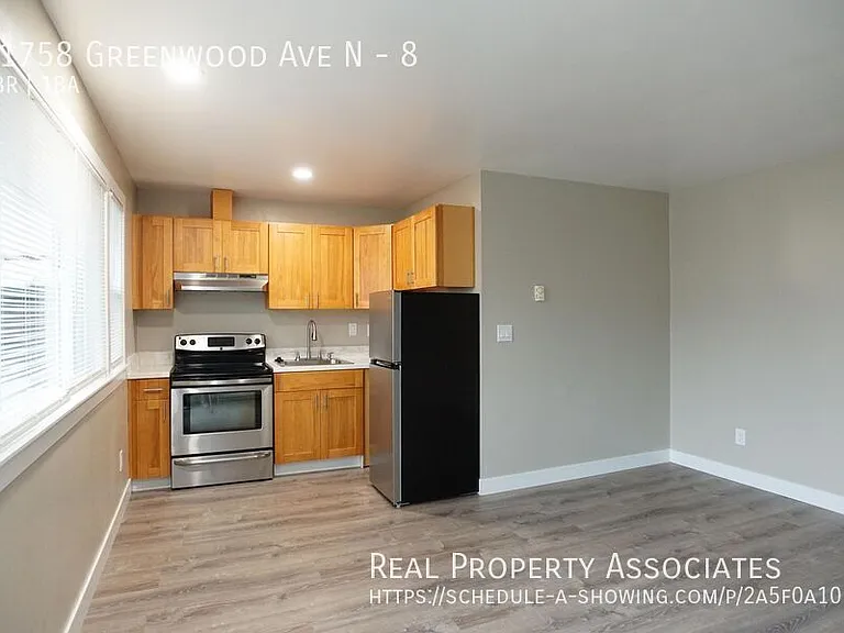 11758 Greenwood Ave N #8 — Photo 5