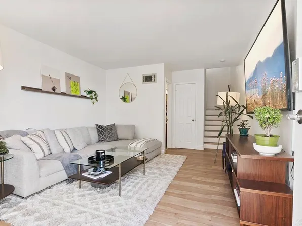 5760 Riley St Unit 2, San Diego, CA 92110
