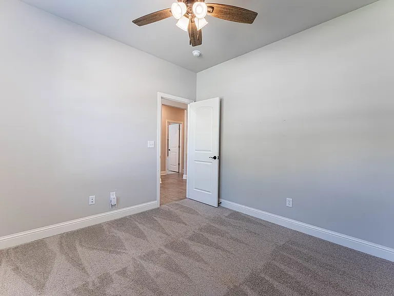 190 Township Dr — Photo 18