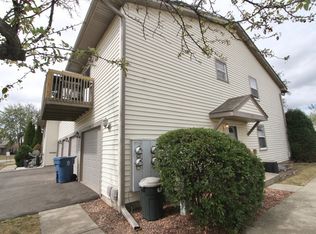 1007 Summit Dr #136L, Schaumburg, IL 60193