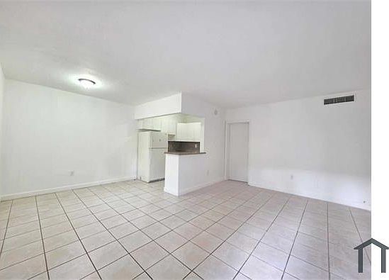 1st image of 1330 W 54th St APT 108C