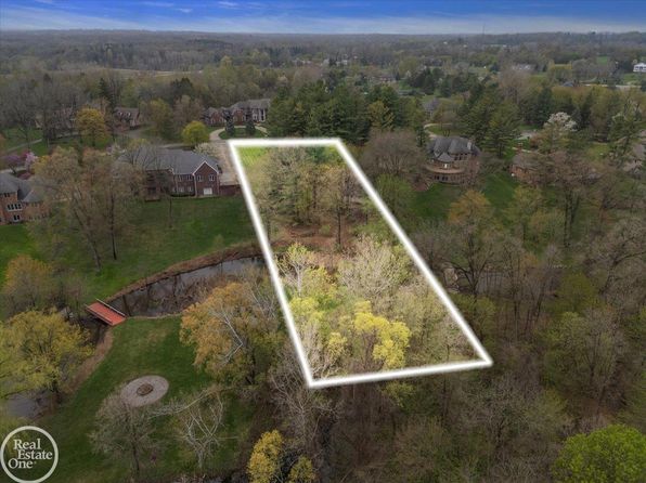 69416 Pine River Dr #6, Romeo, MI 48065