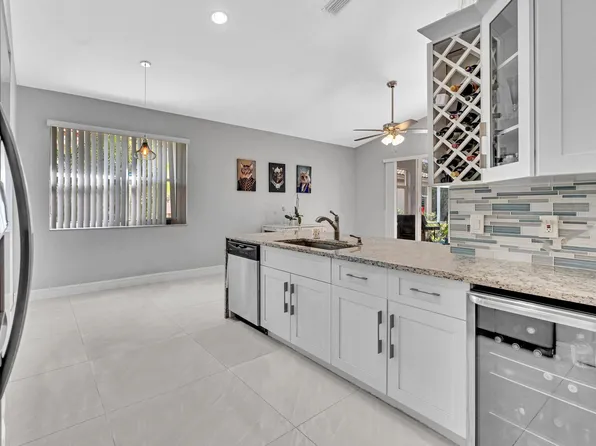 6021 NW Swans Way, Coconut Creek, FL 33073