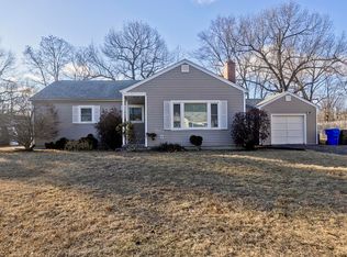 26 Jonquil Dr, Springfield, MA 01119