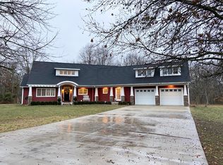 5355 E Red Oak Ln, Olney, IL 62450