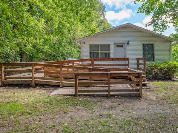 19910 Elizabeth St, South Bend, IN 46637