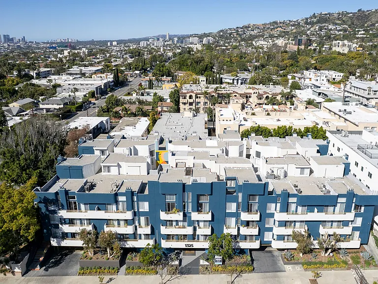 Sierra Fountain Apartments — Photo 10